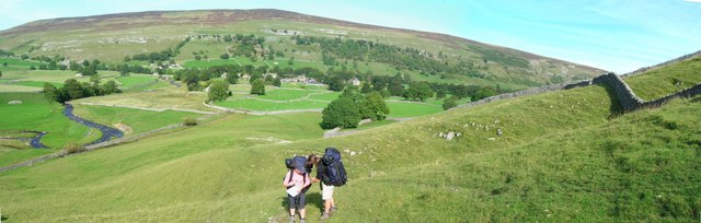 William Bartlett · CC BY-SA 2.0 · https://creativecommons.org/licenses/by-sa/2.0 · https://commons.wikimedia.org/wiki/File:Yorkshire_Dales_navigation_-_geograph.org.uk_-_242511.jpg Participants walking a planned hill route in the Yorkshire Dales
