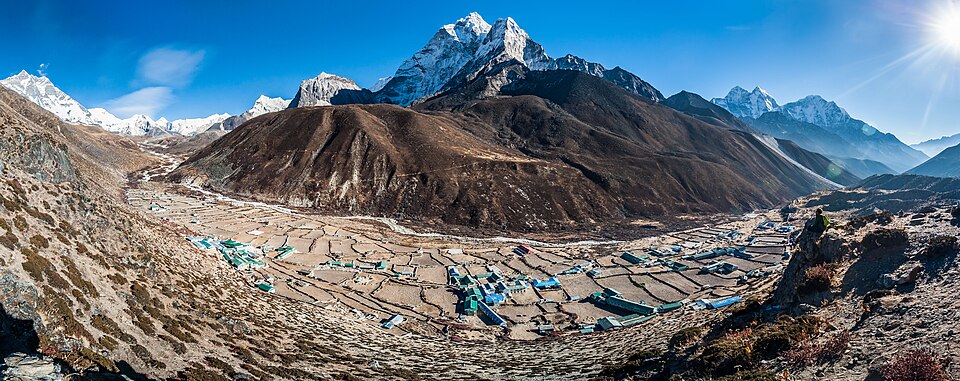 Ummidnp · CC BY-SA 4.0 · https://creativecommons.org/licenses/by-sa/4.0 · https://commons.wikimedia.org/wiki/File:Dingboche_village.jpg · Displayed with a crop to fit Dingboche village