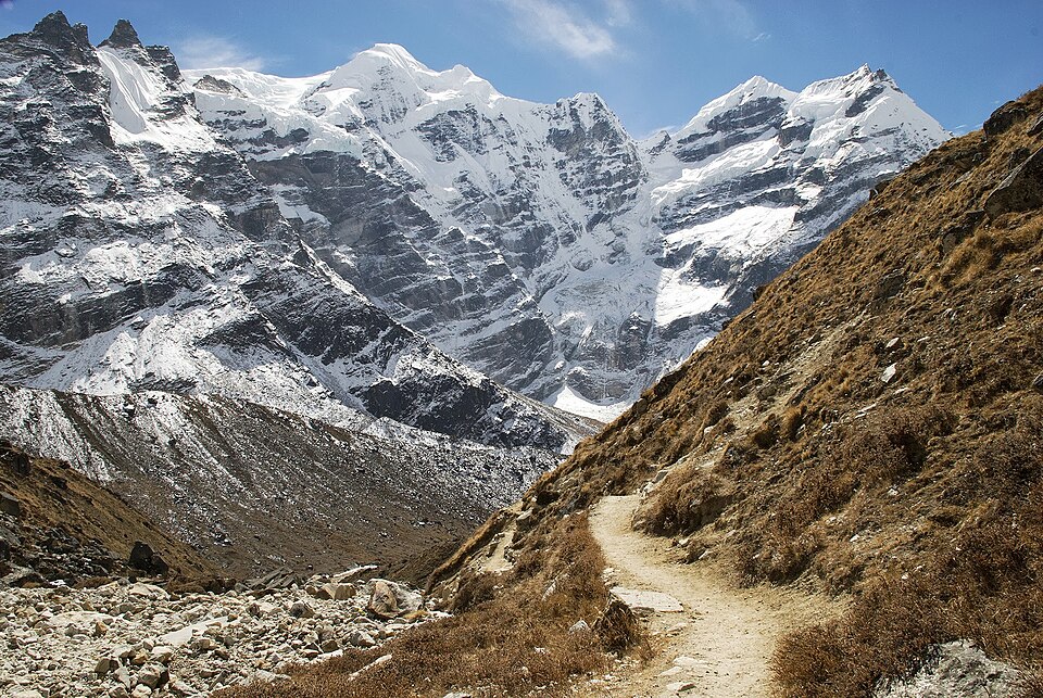 The valley above Khare, Mera Peak approach