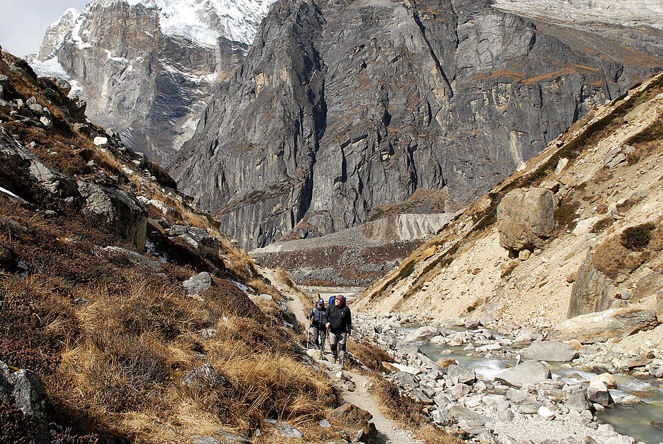 Walking above Thangnak on the Mera approach