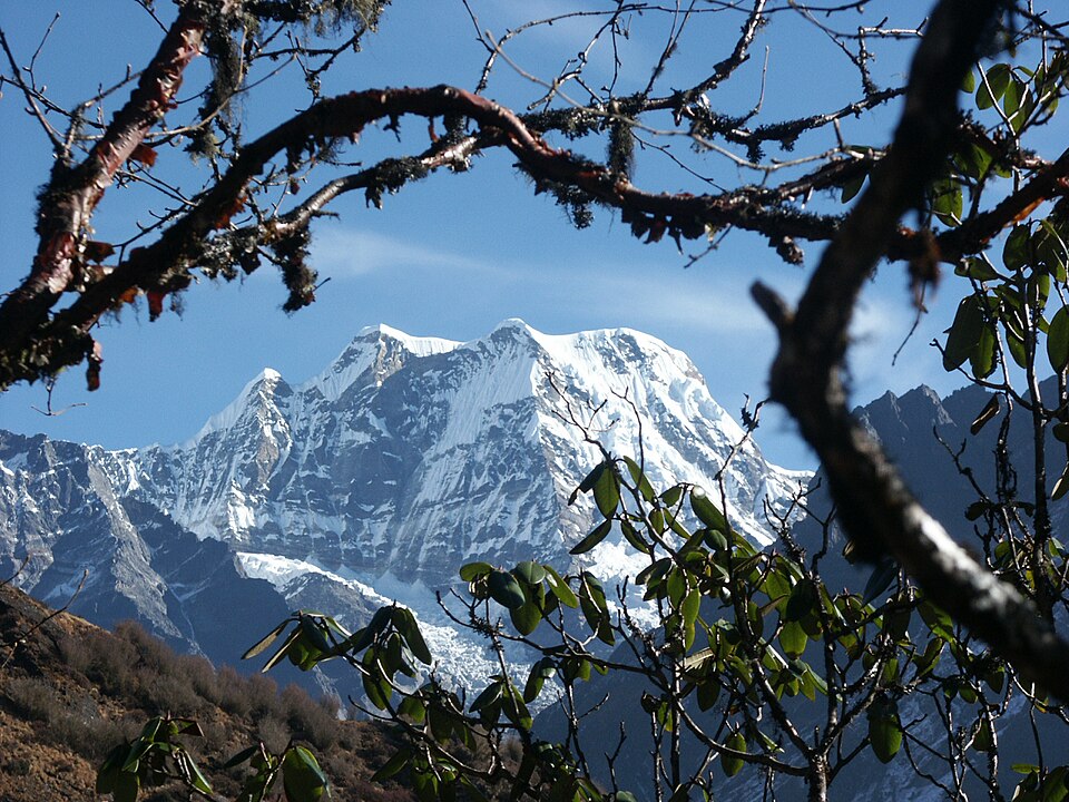 Mera Peak seen from below Zatrwa La